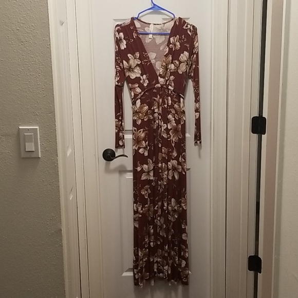 Maternity Maxi - Picture 2 of 5